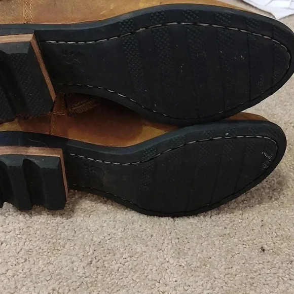 Sorel boots - Picture 5 of 5